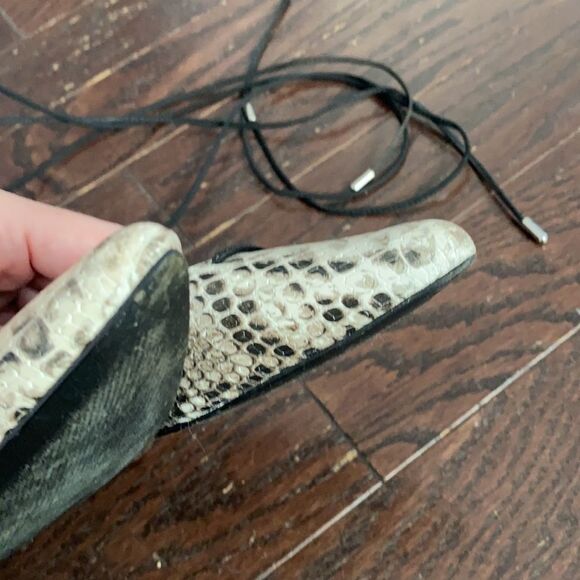 Schutz Beryl Snake Print Lace Up Tie Strappy Flats Size 38 - Picture 12 of 14